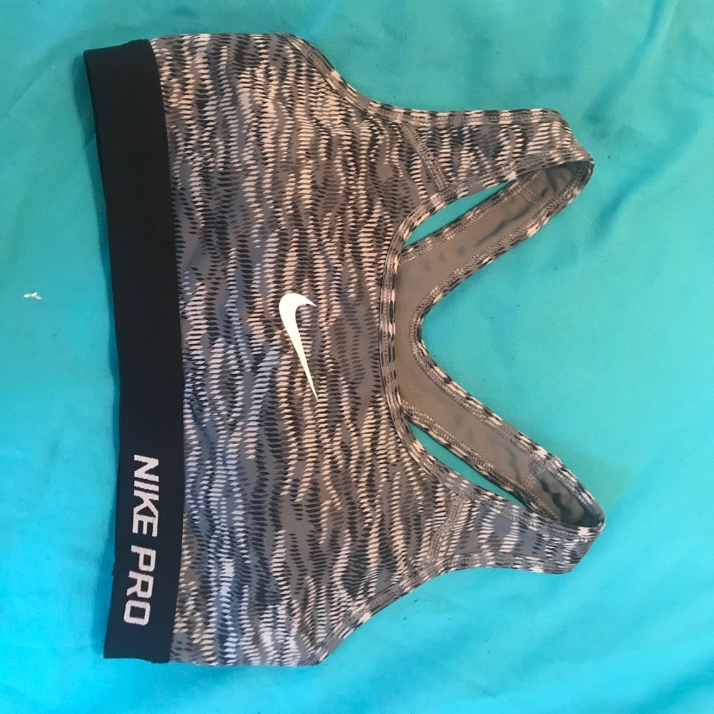 Nike pro sports bra