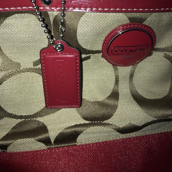 Coach - Picture 3 of 4