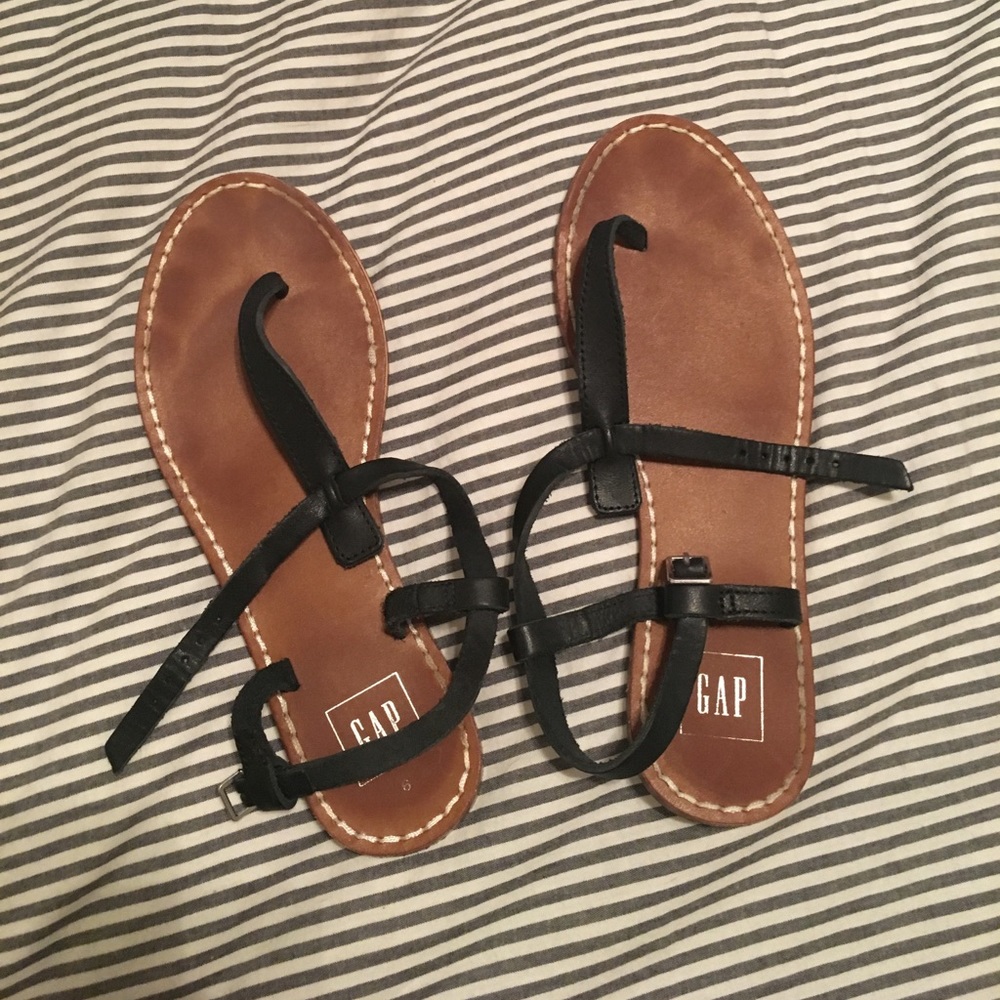 Gap sandals