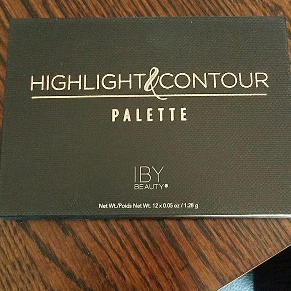 Other - New IBY  Highlight and Contour powder palette