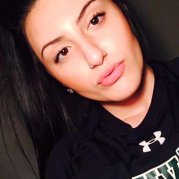 Meet your Posher, Julia - Picture 1 of 1