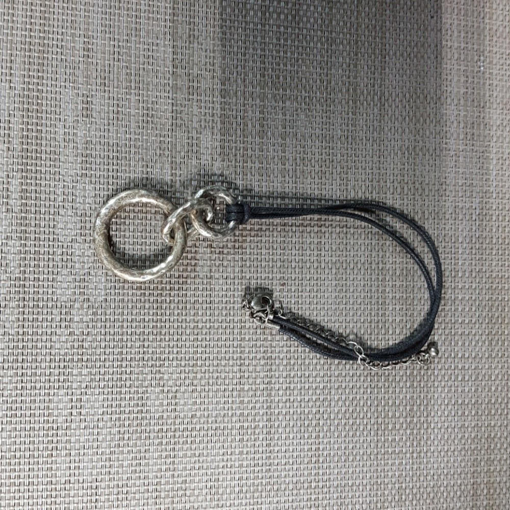 Lia Sophia circle neclace, w/leather neclace