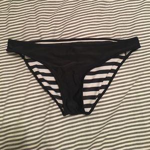 Reversible swimming bottoms