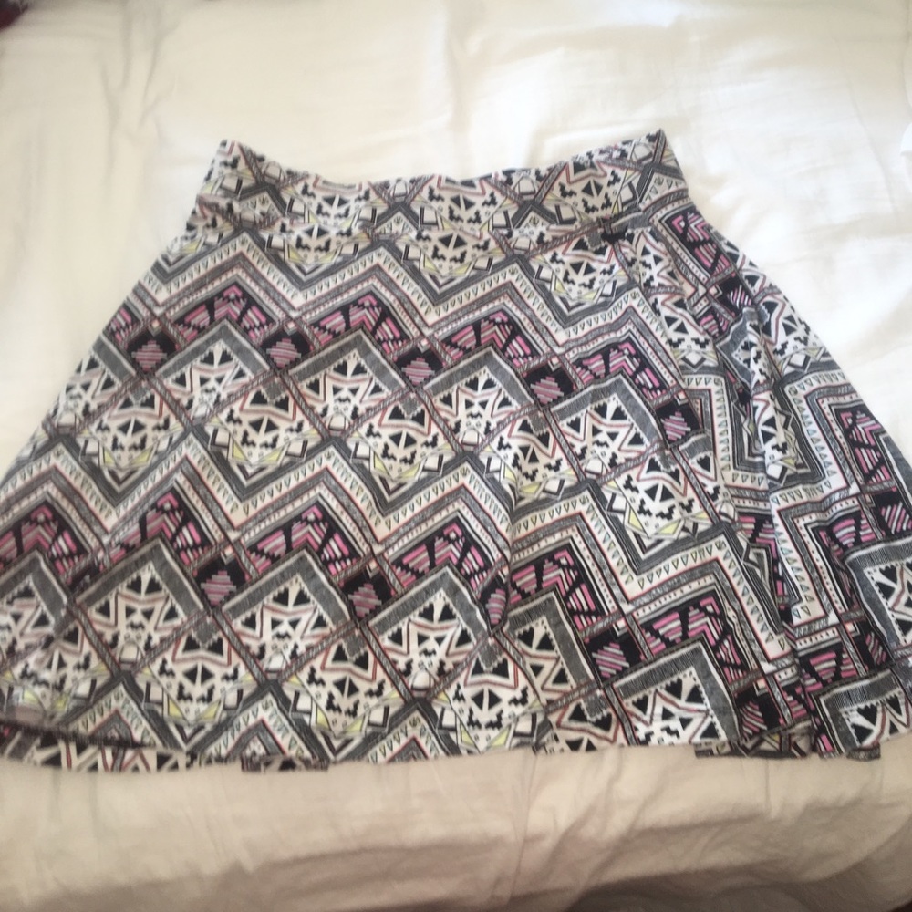 PINK printed skirt 💗