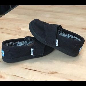 Toddler Size 7 black Toms