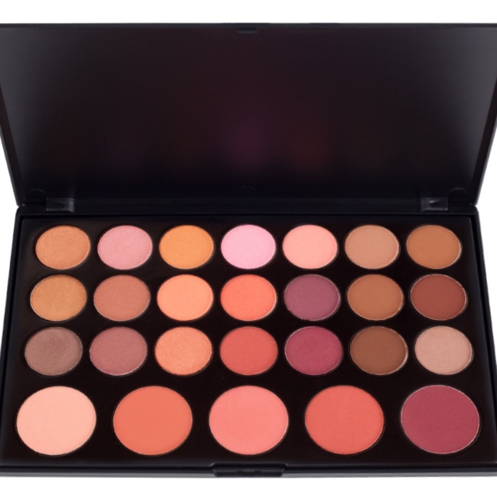 Coastal Scents: 24 Eyeshadows/Blush Palette