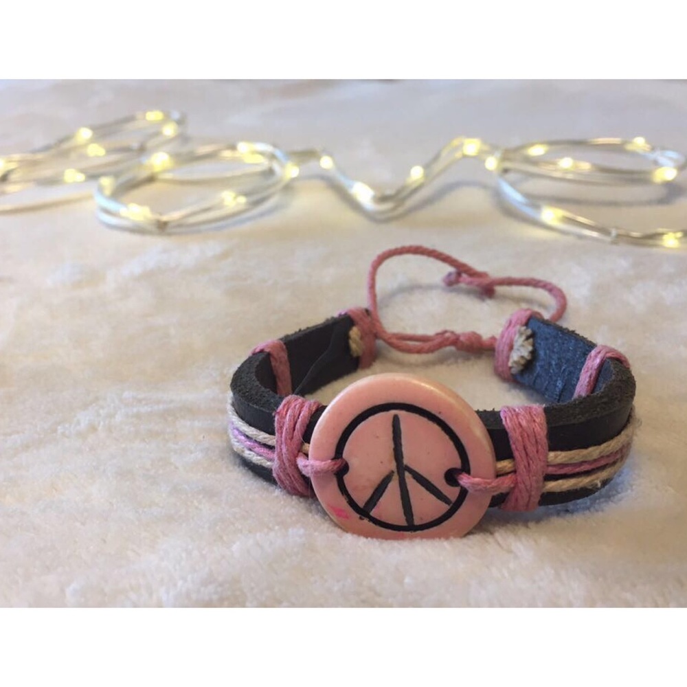 Pink peace sign bracelet ✨
