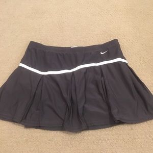 Grey Nike tennis skirt