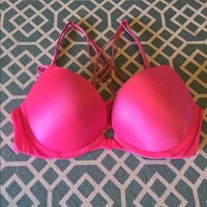 Victoria's secret bombshell plunge