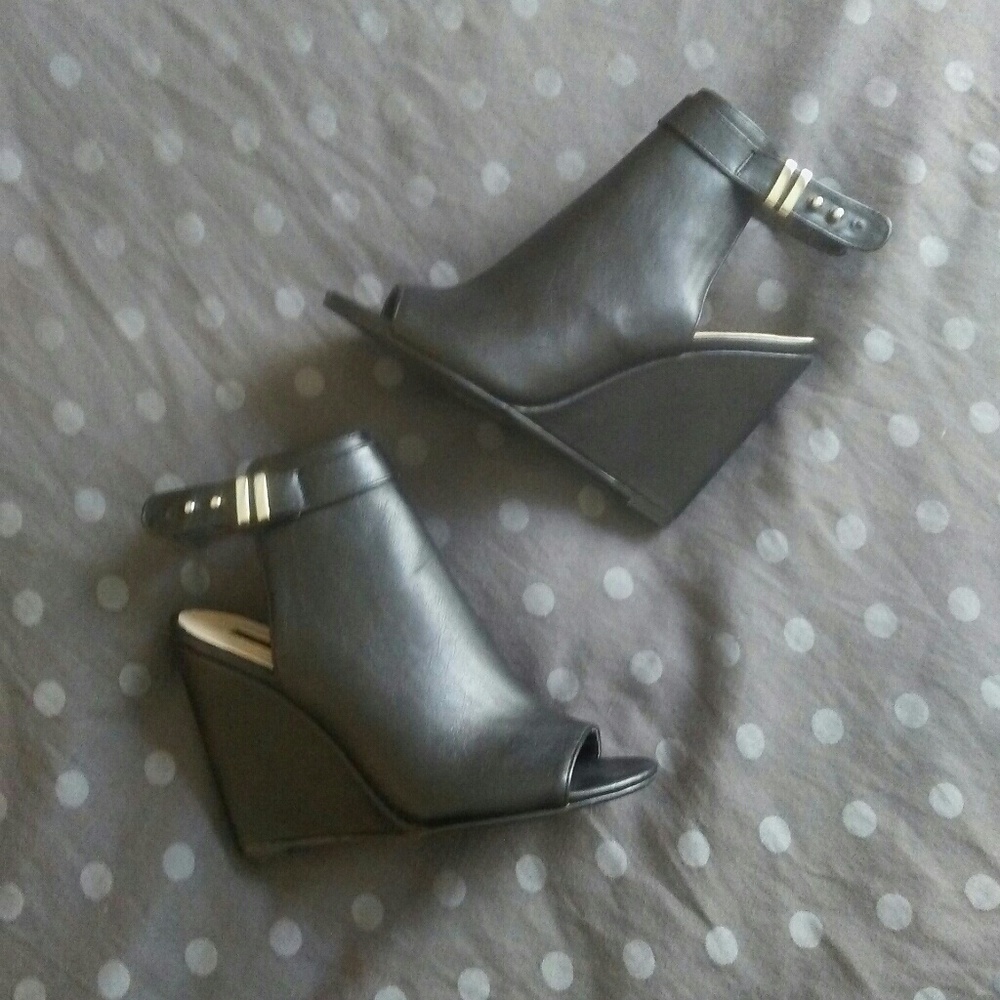 Black Wedged Booties