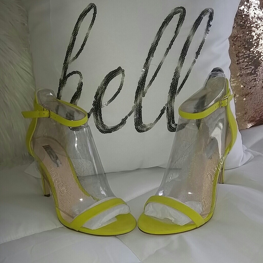 NEW International Concept open toe sandals