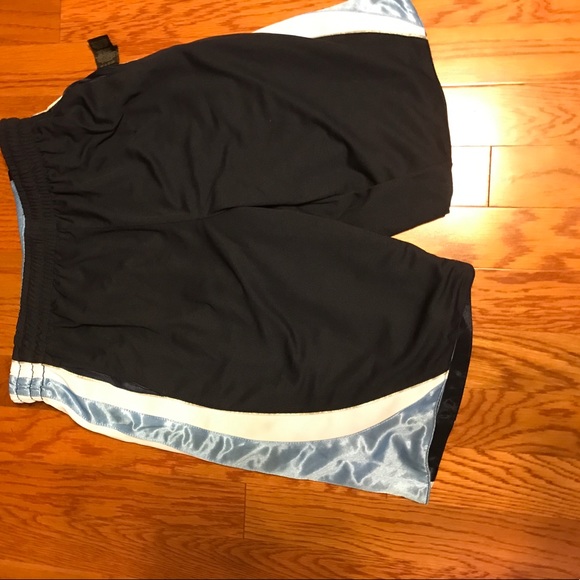 Reversible athletic shorts. - Picture 4 of 4