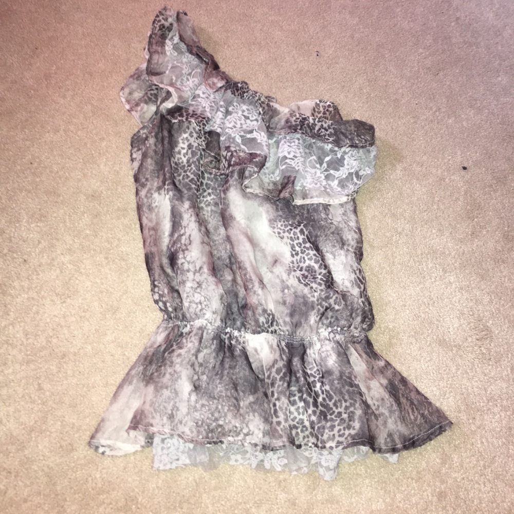 GUESS one shoulder shirt