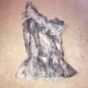 GUESS one shoulder shirt