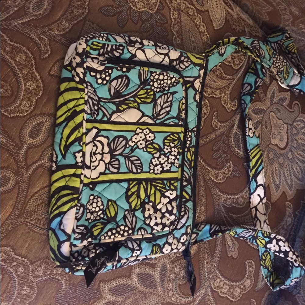 Vera Crossbody