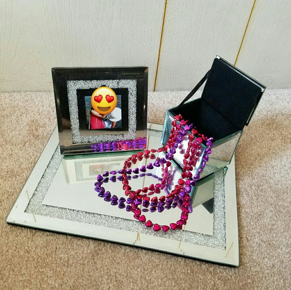 Photo frame decor - Picture 1 of 3