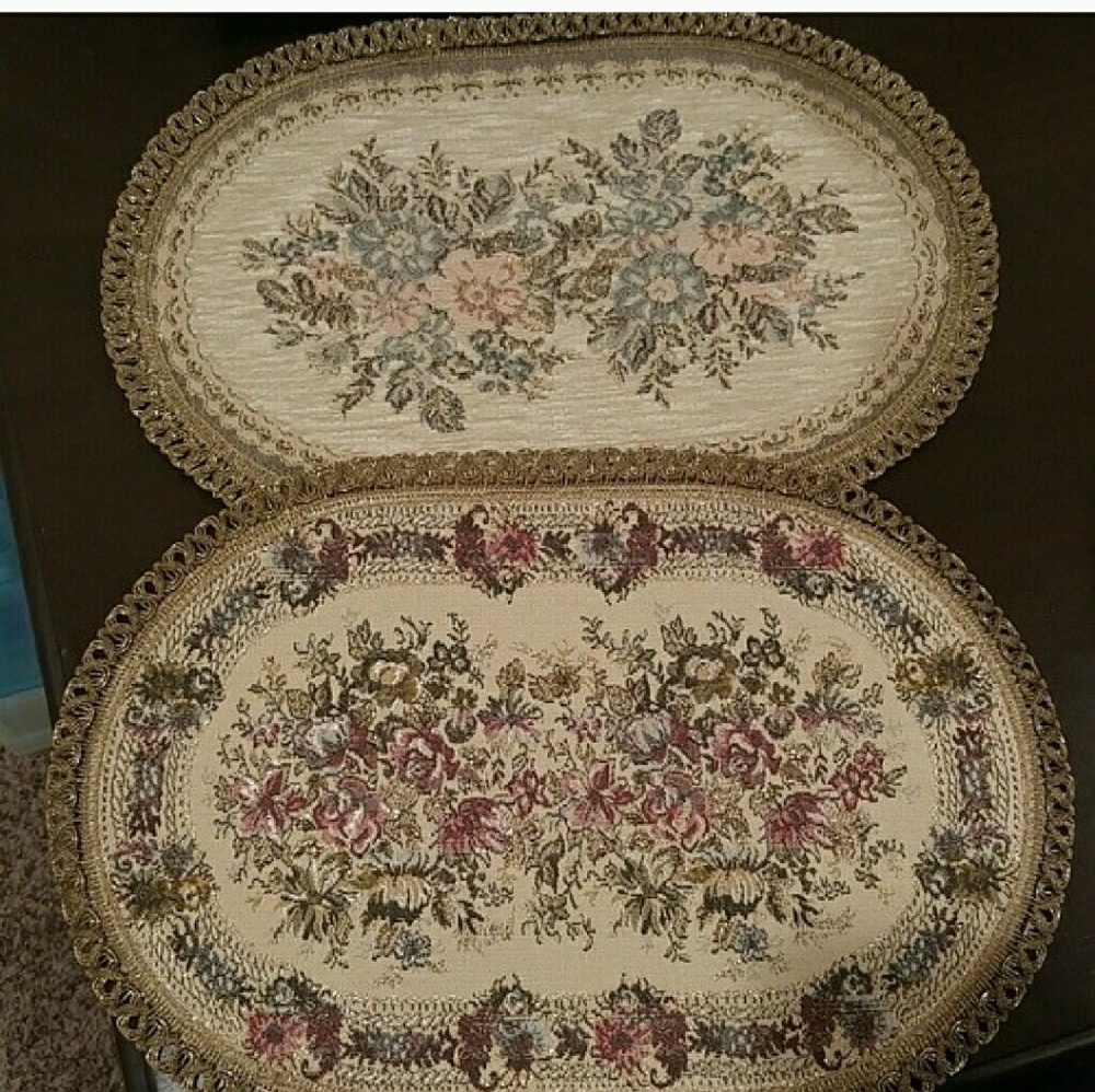 Table accents.....bundle for Happystar71, don't bu