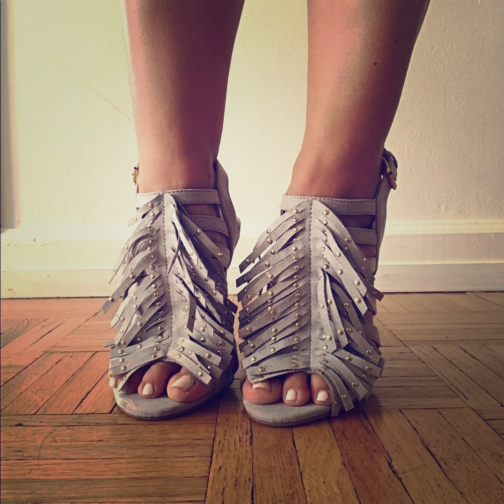 🆕NWT! Fun and flirty fringe heels!