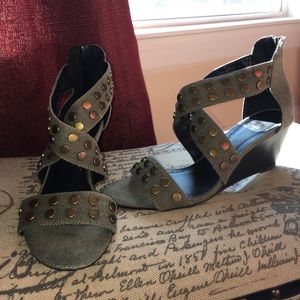 Unionbay green sandals size 9