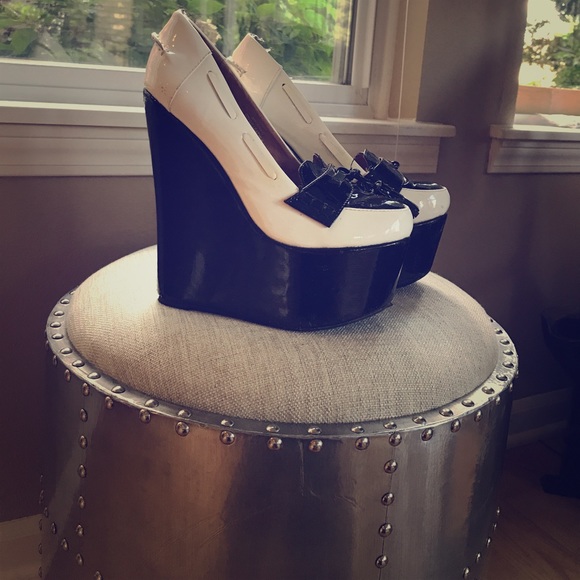 Jeffrey Campbell Shoes - Jeffrey Campbell sit down wedges