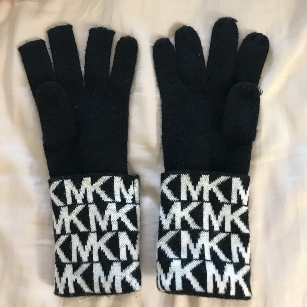 MICHAEL KORS GLOVES