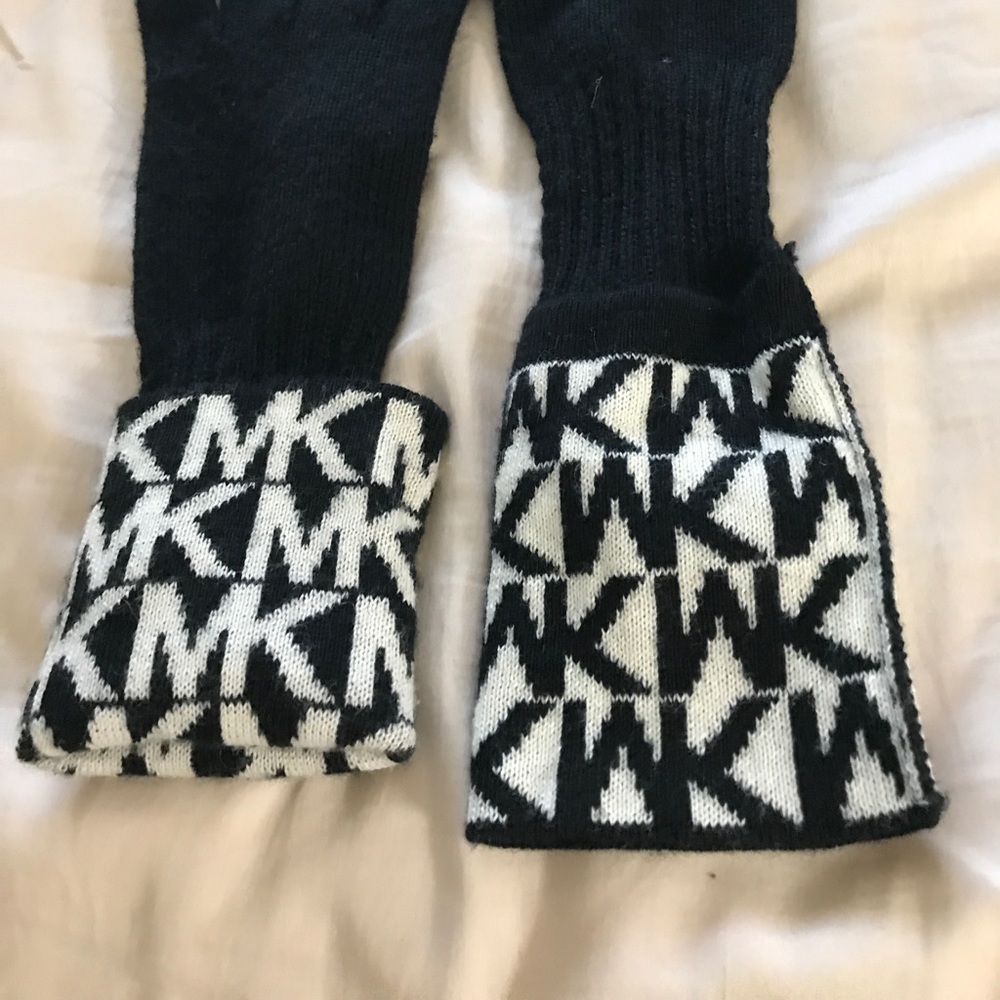 MICHAEL KORS GLOVES - Picture 6 of 6