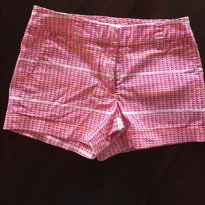 Adorable Vineyard Vines girls pink whale shorts