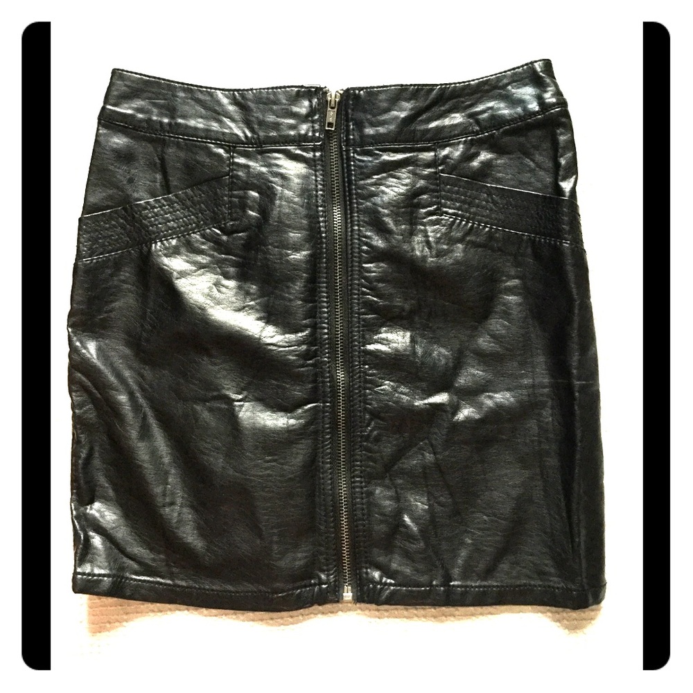 Imitation leather zip skirt