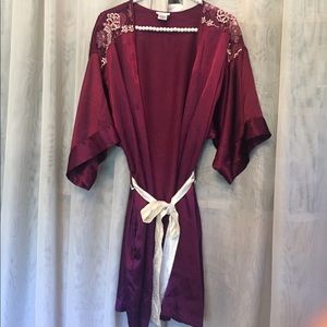 Maroon kimono