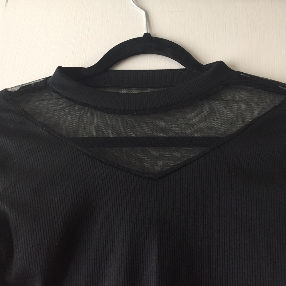 Black top. Stretchable - Picture 2 of 2