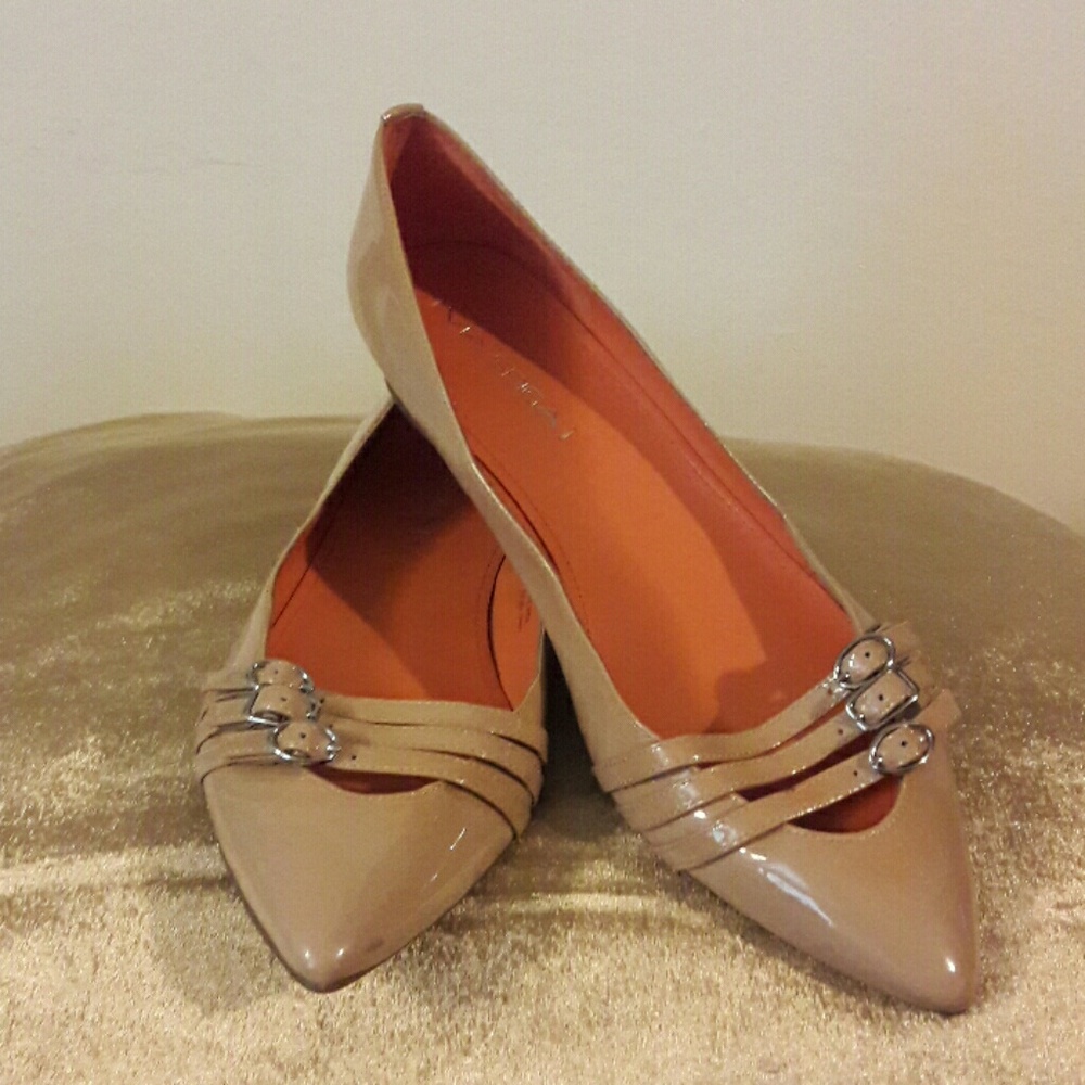 Cream Tan Via Spiga Shoes