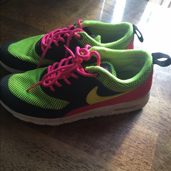 Youth girls (4Y) Nike sneakers - Picture 1 of 5