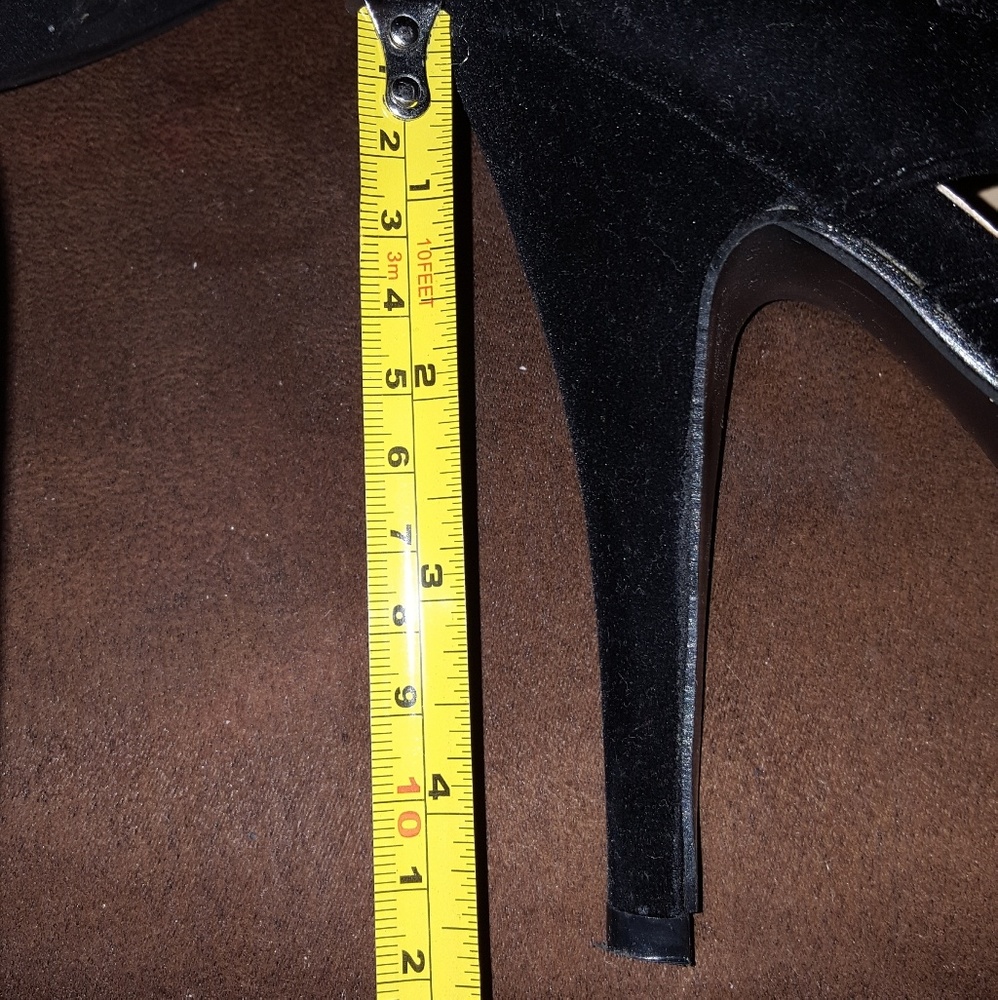 Black  Sandals - Picture 2 of 4