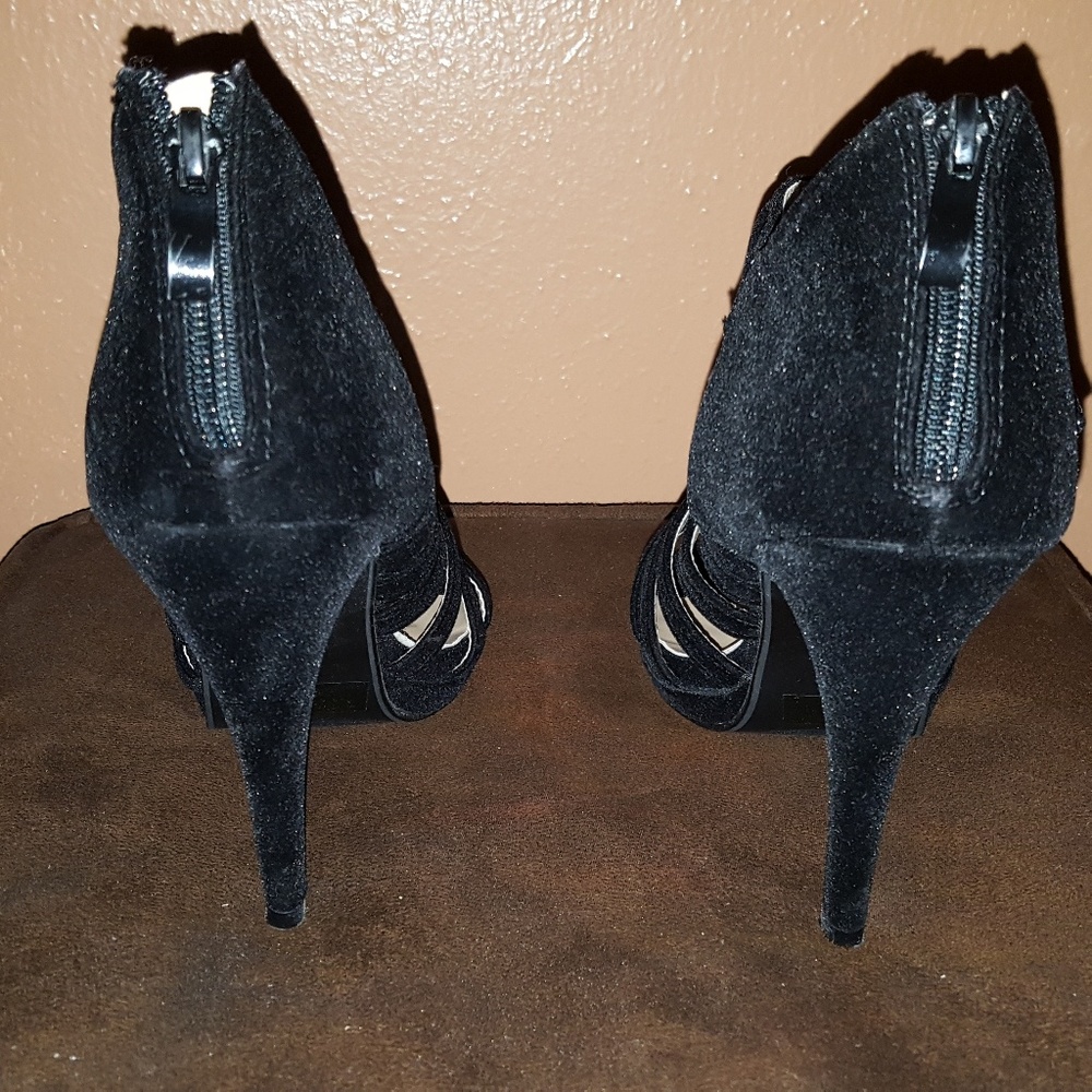 Black  Sandals - Picture 3 of 4