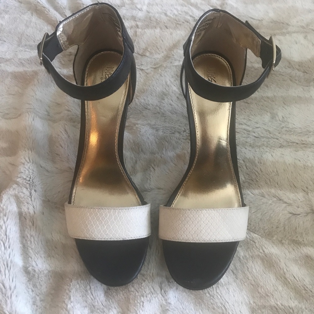 MOSSIMO COLOR BLOCK HEELS