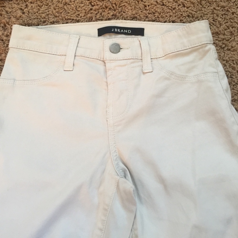Never worn JBrand super skinny jeans in Chalk