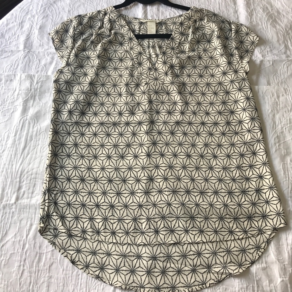 H&M v-neck print blouse