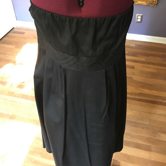 Limited Midi Strapless Dress w Pleats and Appliqué - Picture 2 of 2