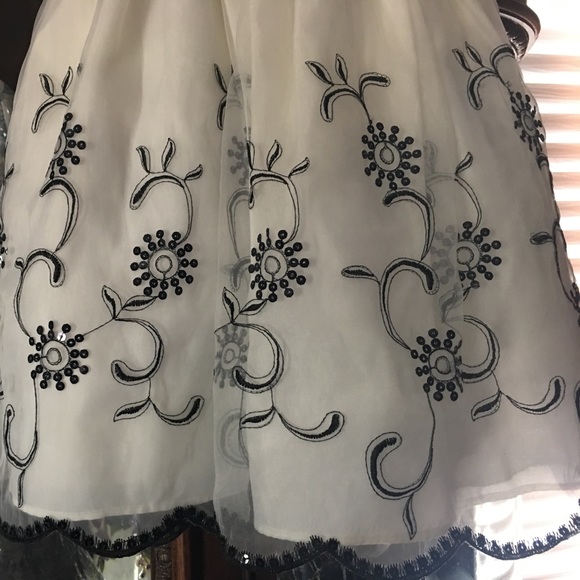 Beautiful girls dress - Picture 5 of 5