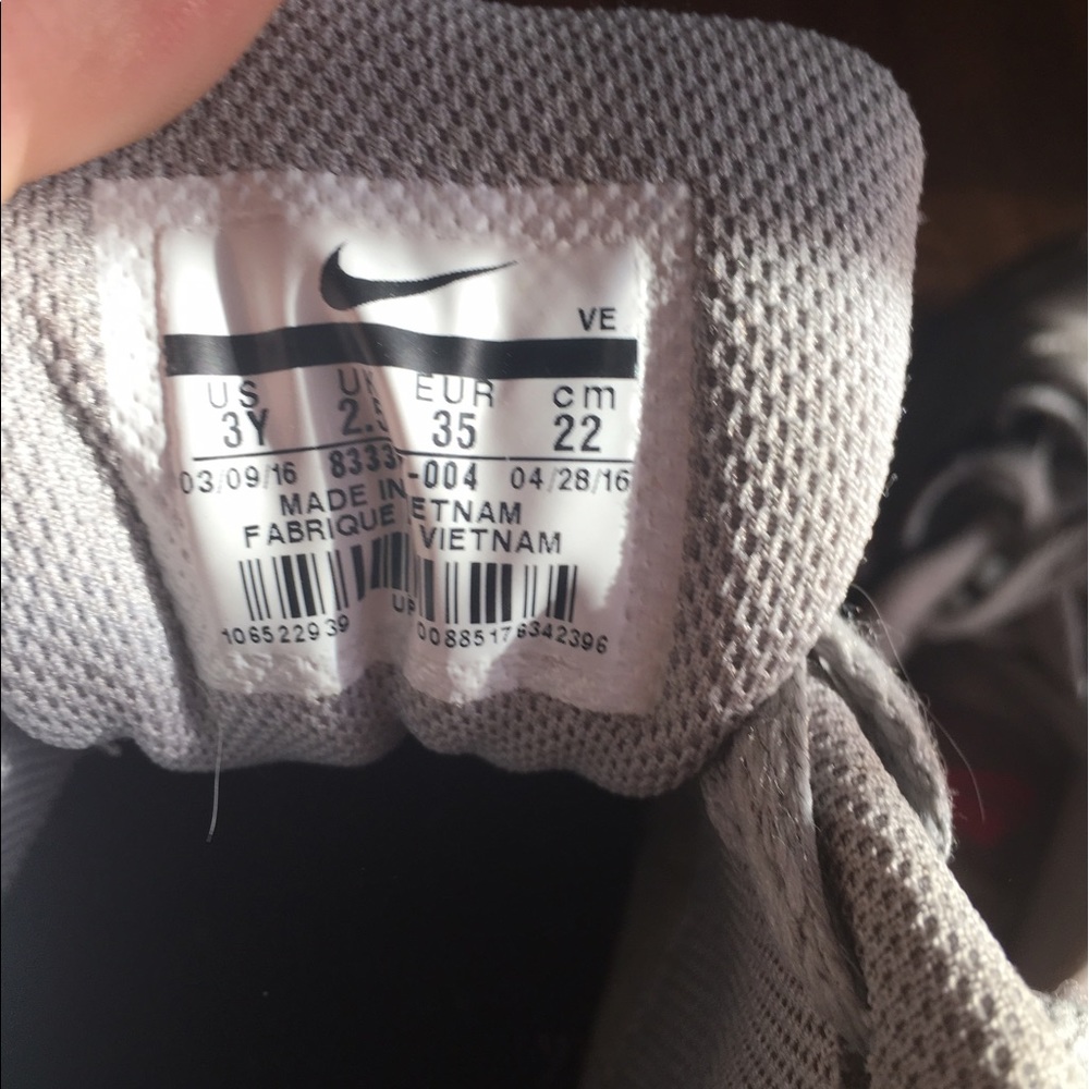 Youth girls Nike air max sneakers - Picture 4 of 4