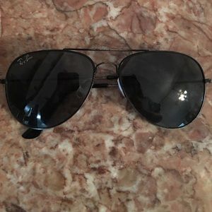 Black Rayban Aviators
