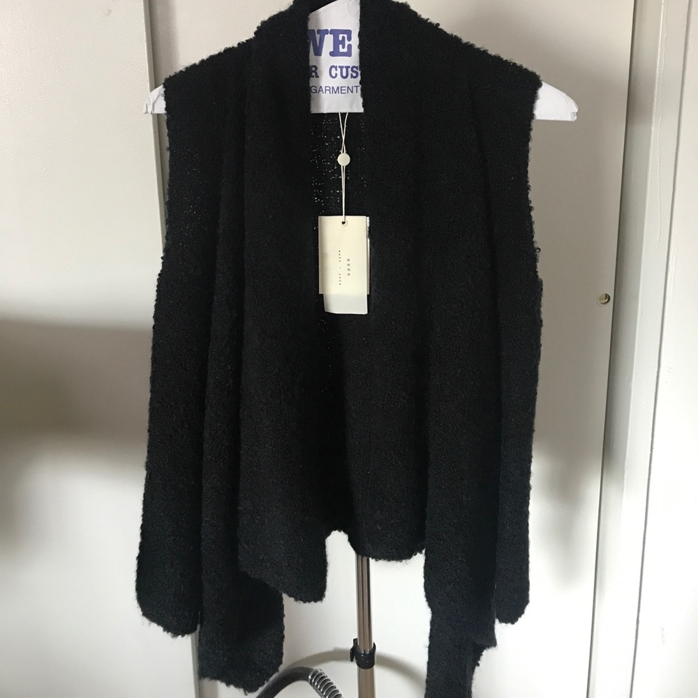 Comfy black Joie vest