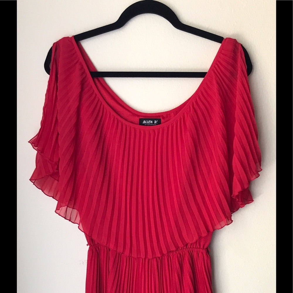 🦄Allen B by Allen Schwartz red pleated dress