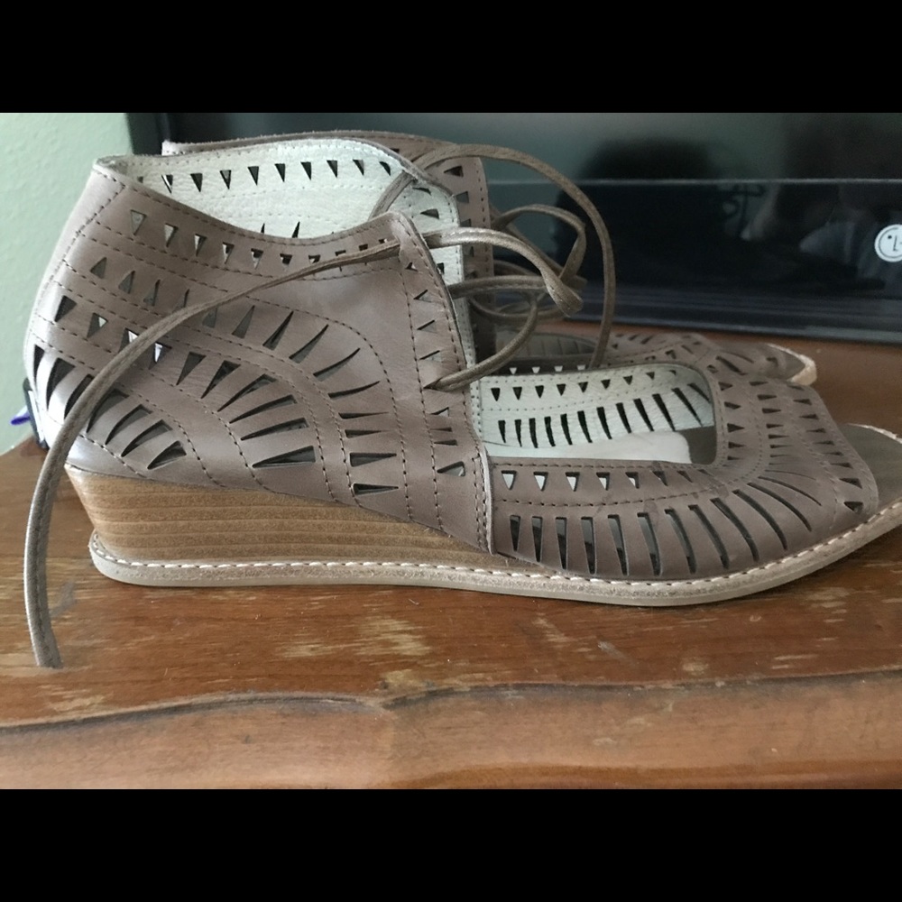 Jeffrey Campbell Serena wedge