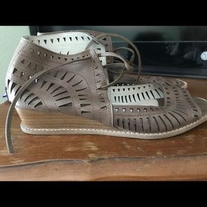 Jeffrey Campbell Serena wedge