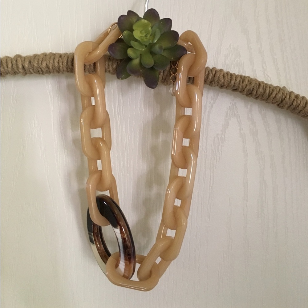 Chunky acrylic link necklace