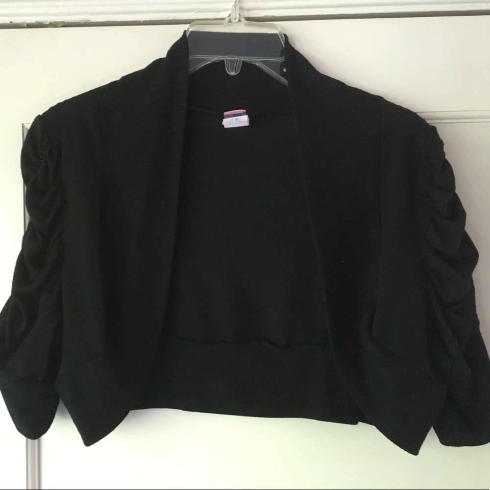 2x Ruched Black Shrug