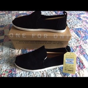 NWT Toms men's black suede shoes