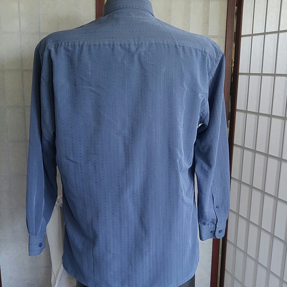 Shirt - Picture 4 of 6