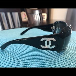 CHANEL Sunglasses